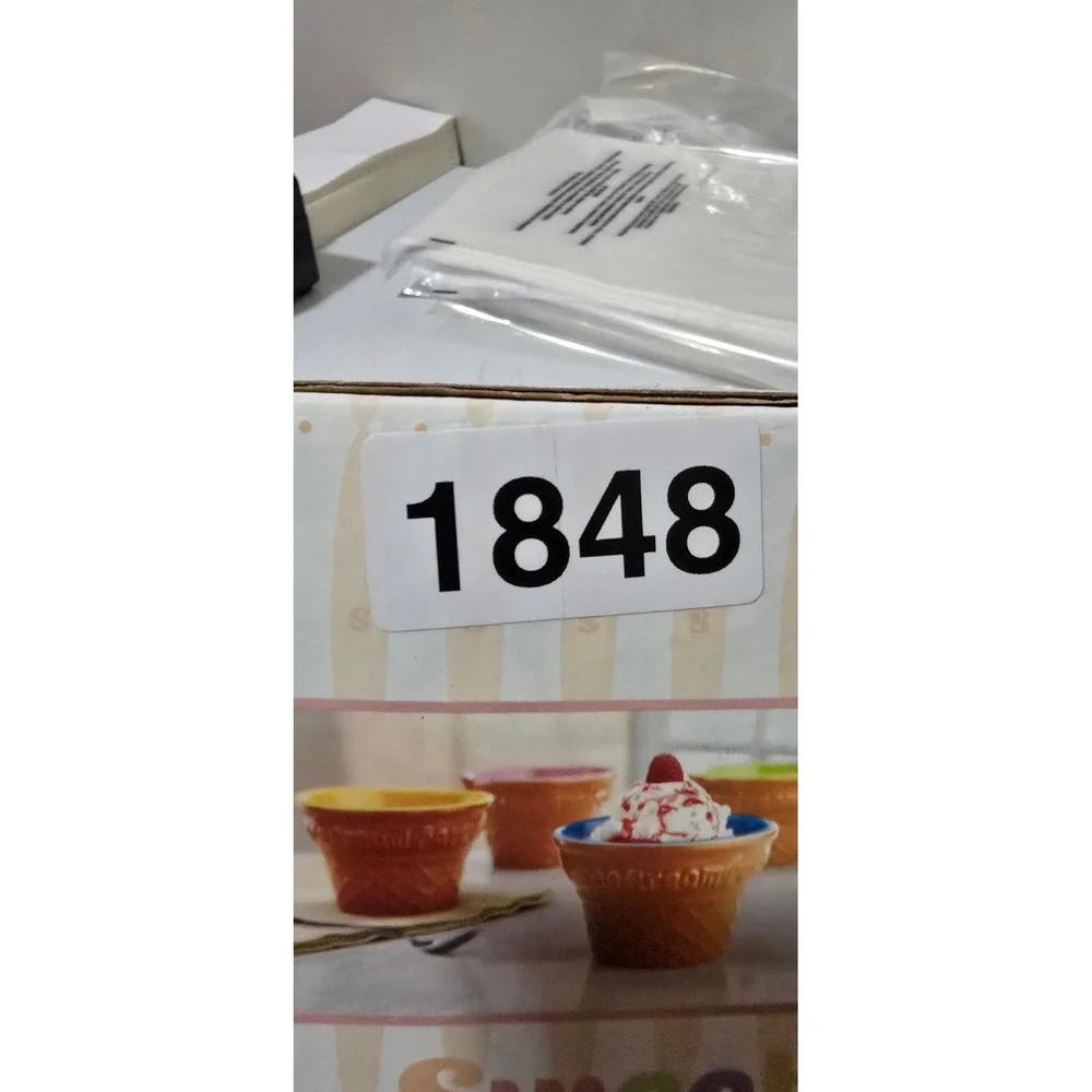 Home Essentials Sweet Ceramic Ice Cream Parlor Dessert Bowls Set of 4 12oz NIB